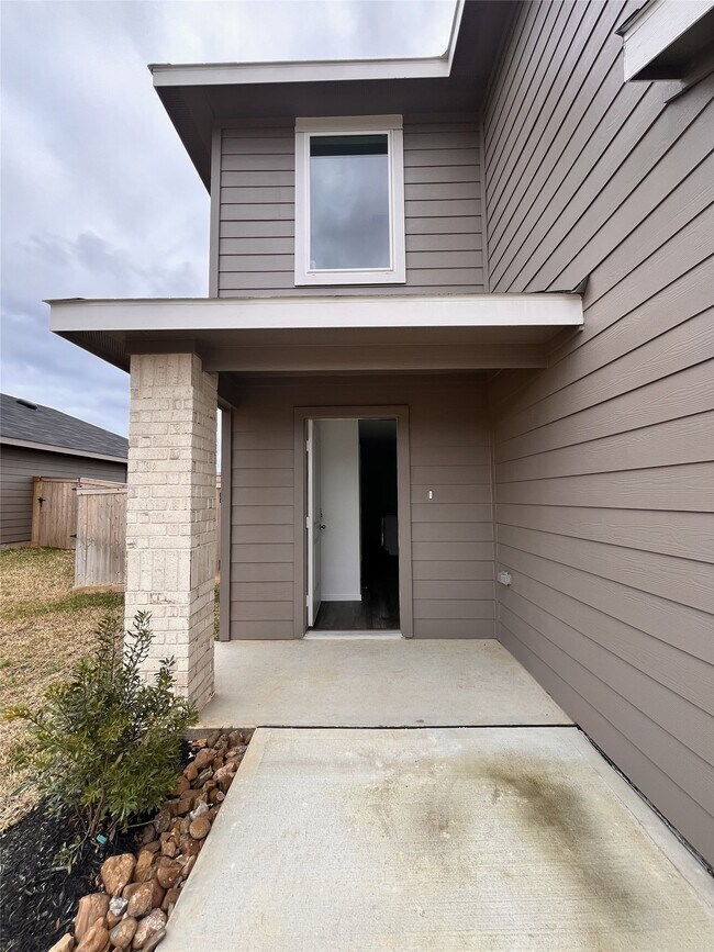 Building Photo - 40826 Hawthorne Glades St