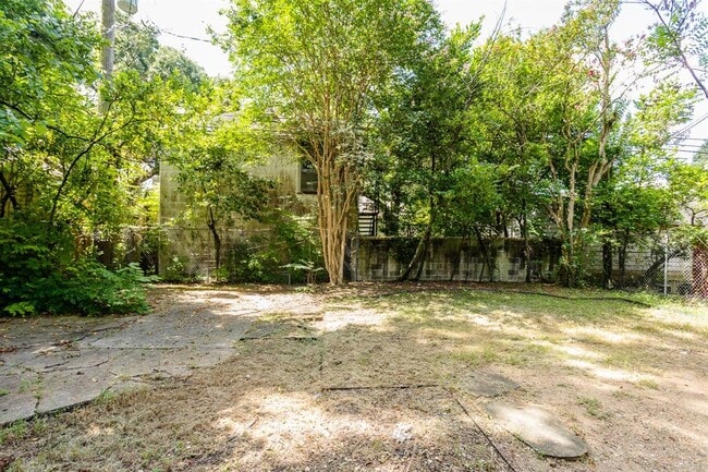 Building Photo - 1617 Branard St