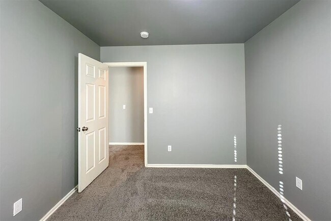 Building Photo - 7802 Bennie Terrace