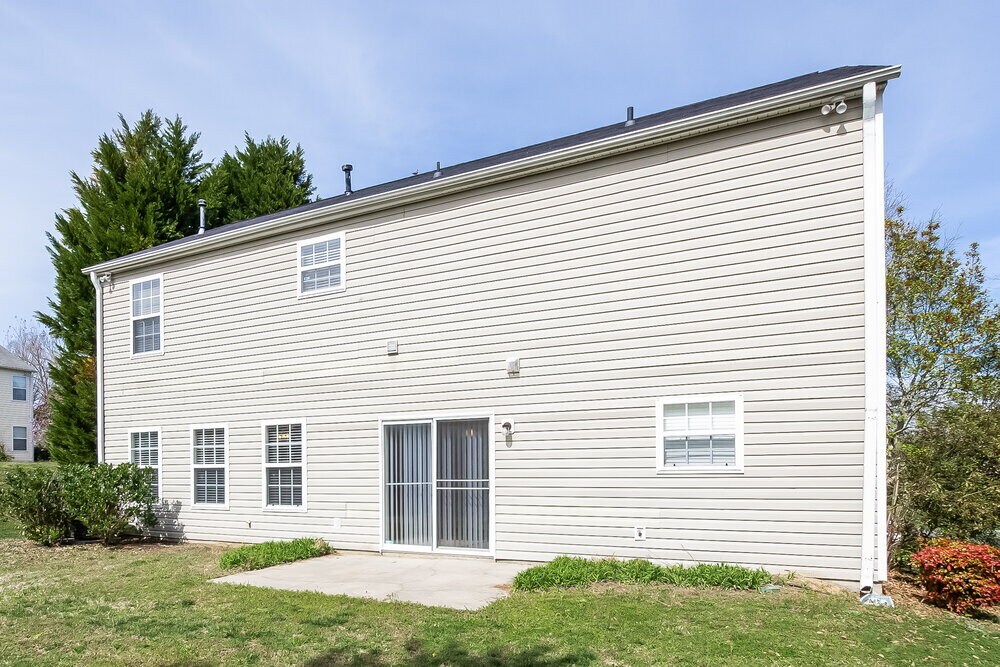 Building Photo - 1918 Southwind Dr