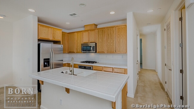 Building Photo - 643 Turnbuckle Dr