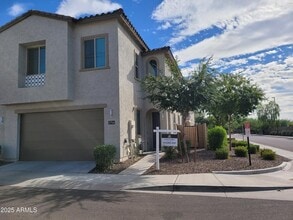 Building Photo - 2754 S Apache Dr