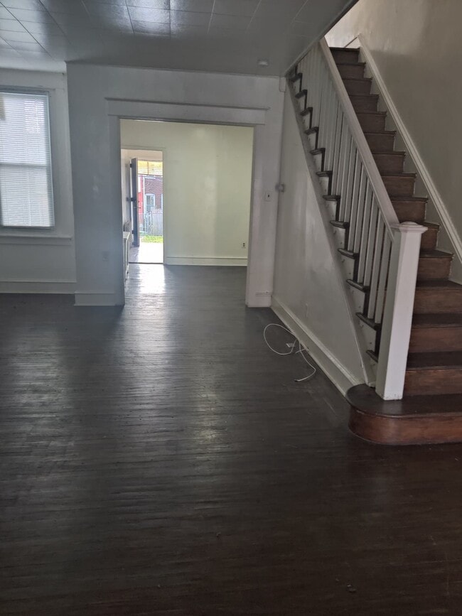 Building Photo - 6139 Walker St