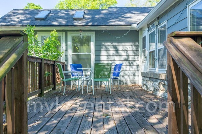 Building Photo - 4703 Alhambra St