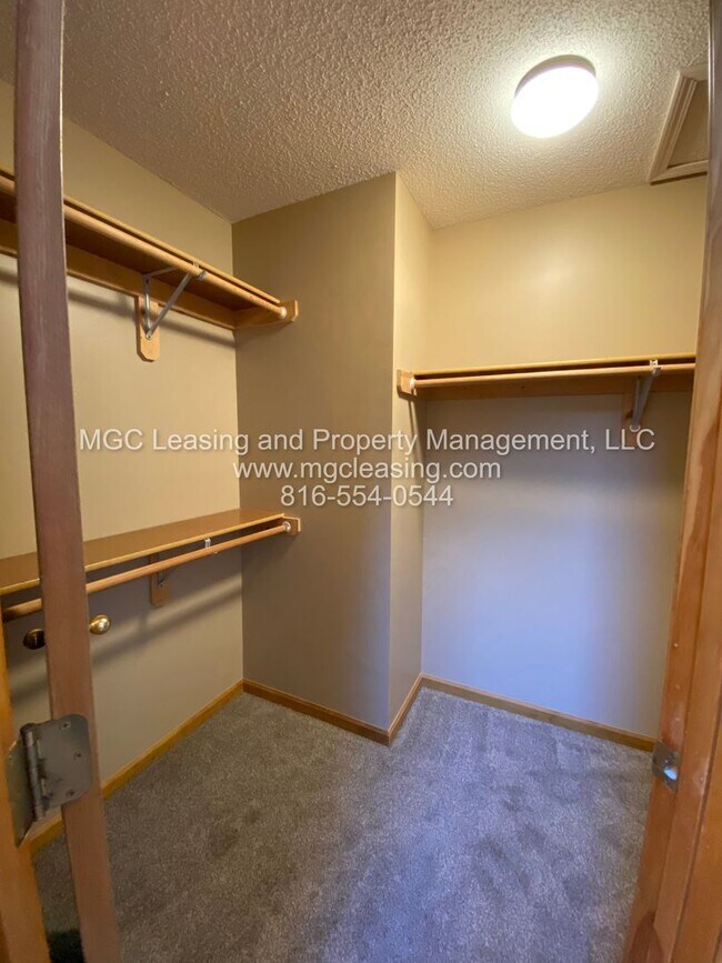 Building Photo - Charming Family Home in Greenwood’s Cheyen...