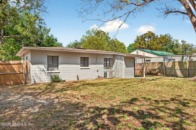 Building Photo - 2960 W 10th St