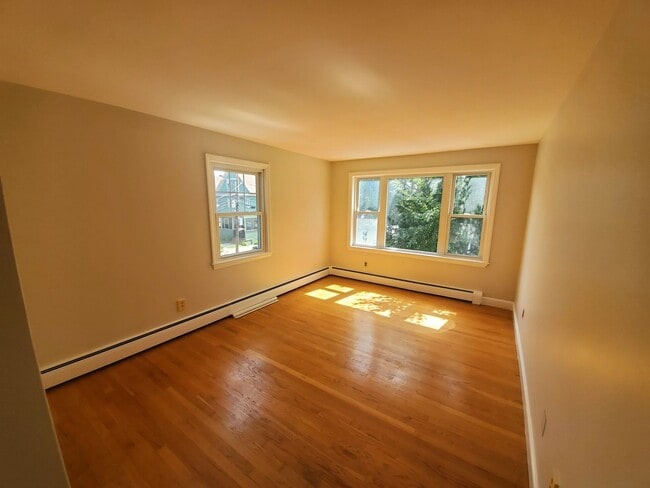 Building Photo - Spacious 3 Bd 2 Bath Condo near Alewife T in Arlington