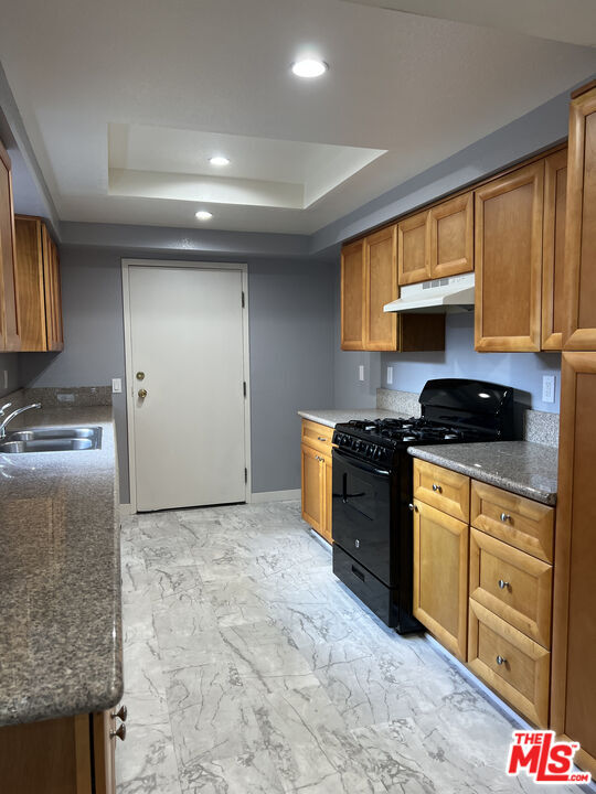 Building Photo - 7639 Kester Ave