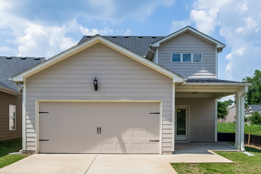 Building Photo - 185 Stillwood Dr
