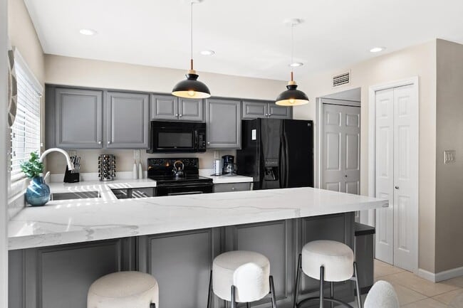 Building Photo - 7339 E Northland Dr