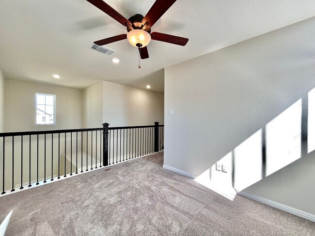 Building Photo - Spacious 4/BR 3/BA Home with Modern Upgrades in Leander