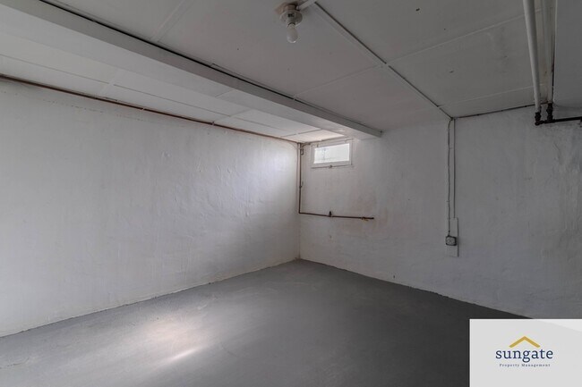 Building Photo - 105 Upmanor Rd