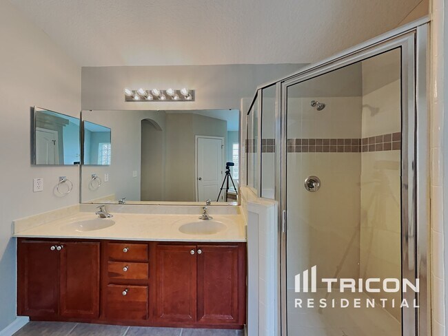 Building Photo - 418 Regatta Drive Groveland FL