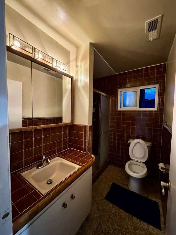 Building Photo - 2088 Cypress Ave