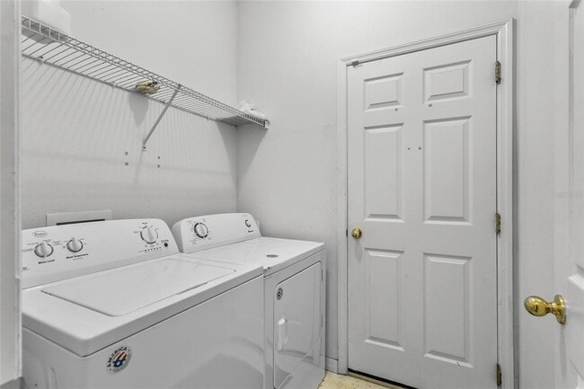 Building Photo - 217 Sand Ridge Dr