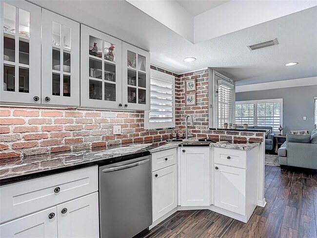 Building Photo - 3611 Pine Knot Dr