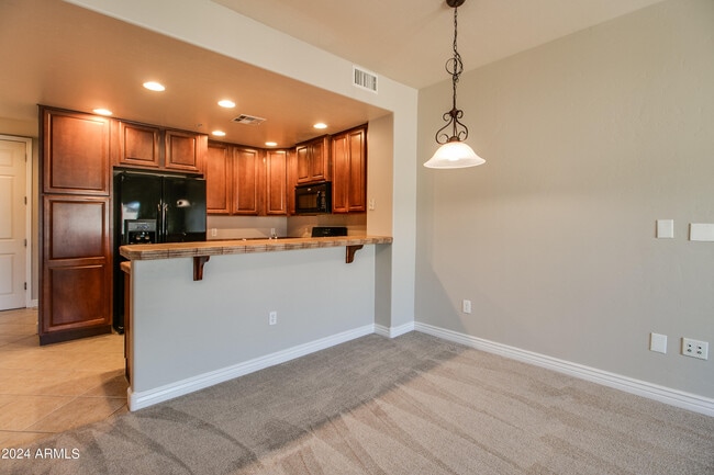 Building Photo - 5450 E Deer Valley Dr