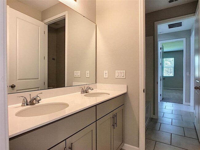Building Photo - 236 Bella Verano Way