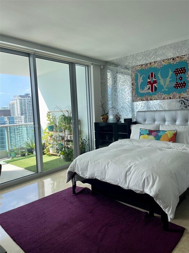 Building Photo - 1331 Brickell Bay Dr