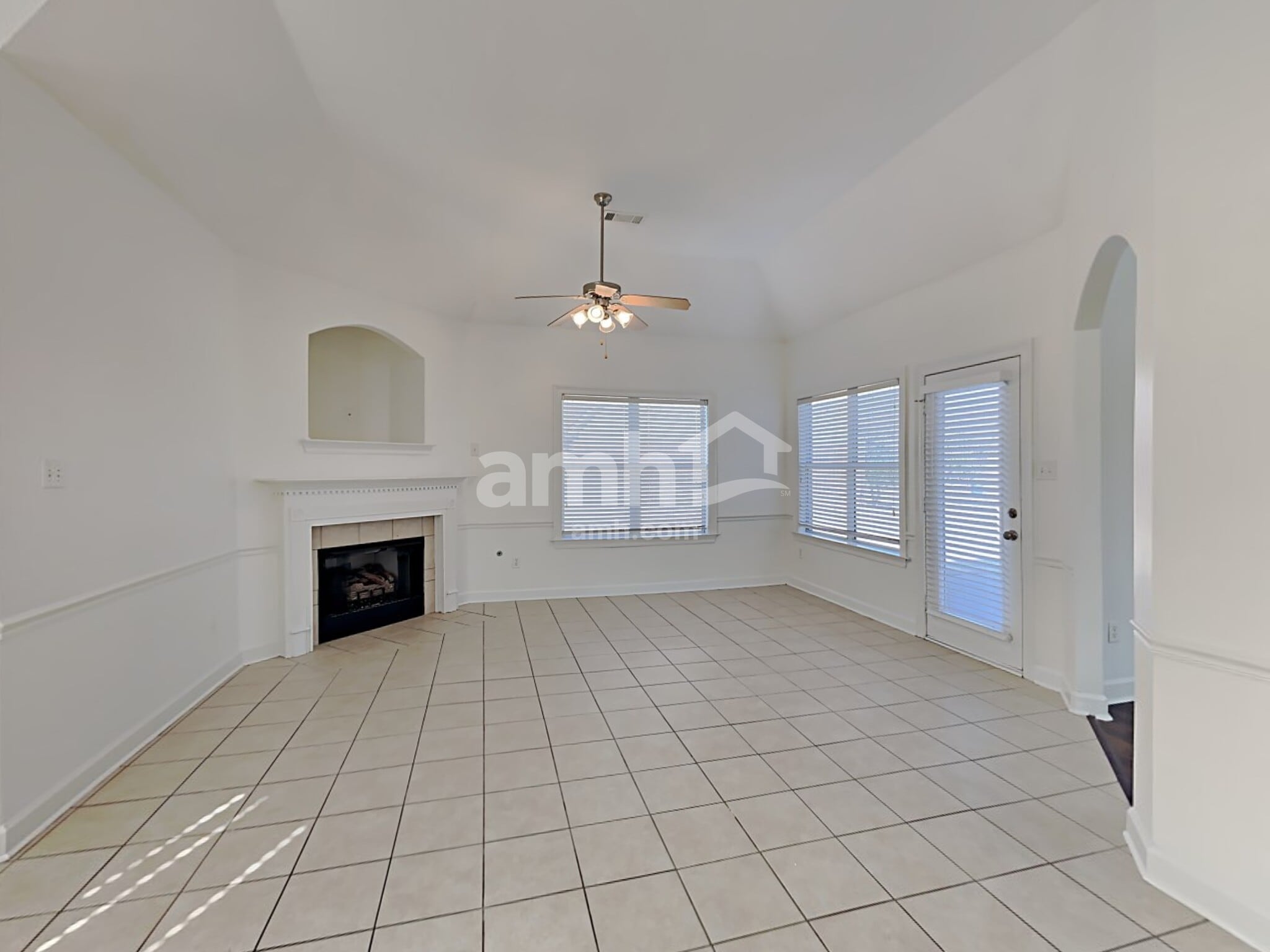 Building Photo - 9664 Woodland Creek Ln