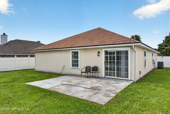 Building Photo - 490 Hillside Dr