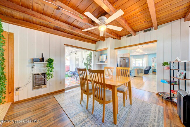 Building Photo - 282 Fay Dr