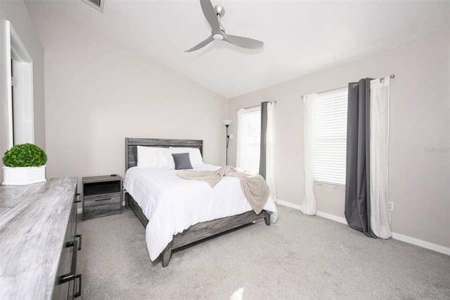 Building Photo - 11051 Black Swan Ct