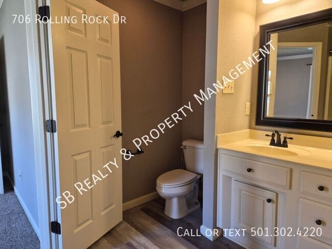 Building Photo - 706 Rolling Rock Dr