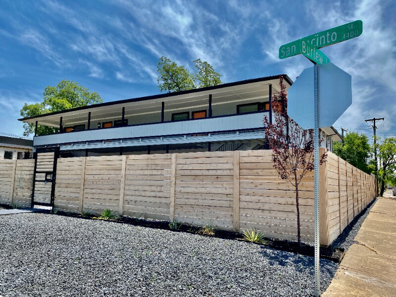 Building Photo - 4400 San Jacinto St