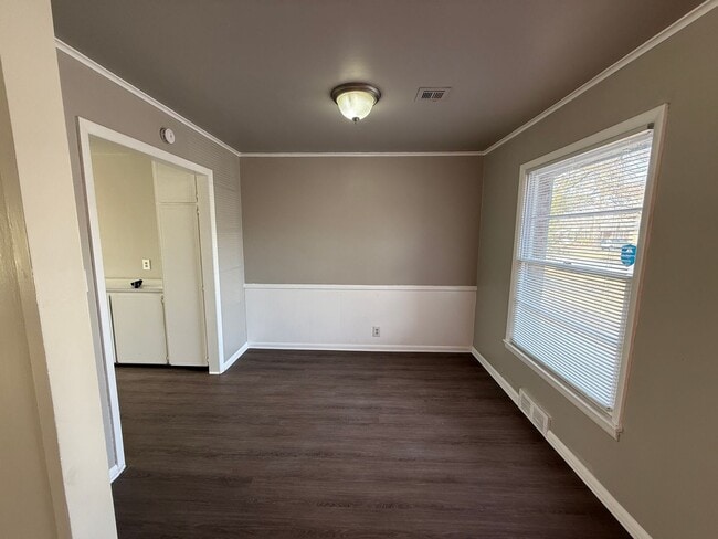 Building Photo - Coming Soon: 3 bedroom in Midtown Tulsa - Edison School District