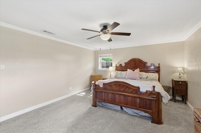 Building Photo - 217 E Louella Dr
