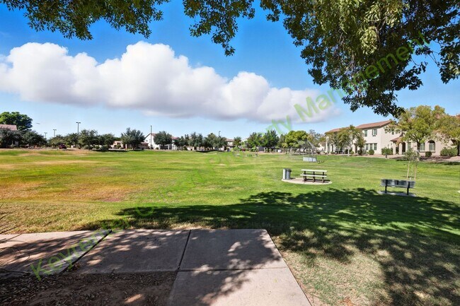 Building Photo - 3 bed/2.5 bath Condo in Gilbert’s Lofts in Power Ranch