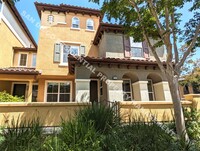 Building Photo - Stunning 3-Bedroom Townhome in San Elijo H...