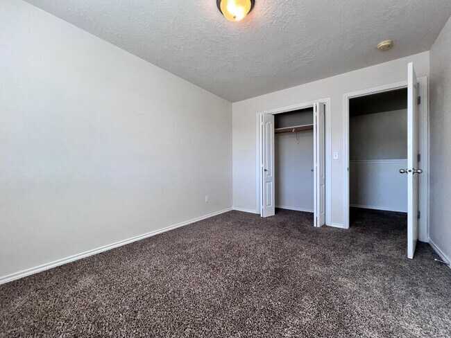 Building Photo - 5193 Toscana Ave N