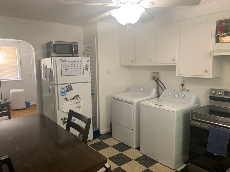 Kitchen - 4109 5th St