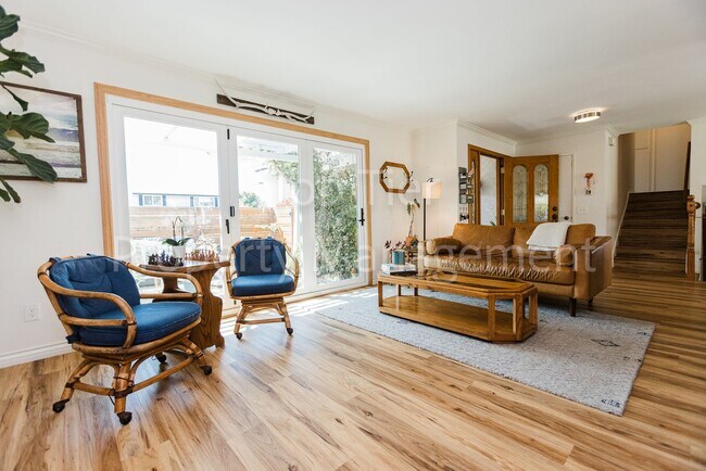 Building Photo - Beautifully Upgraded 3 Bed / 2 Bath Home –...