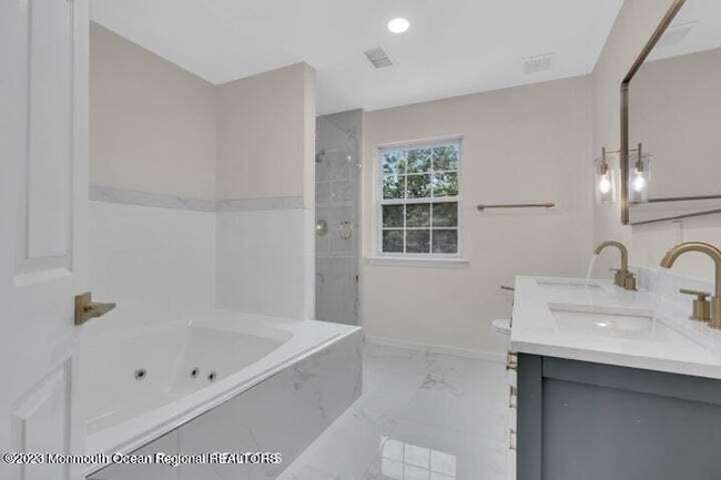 Building Photo - 380 Sapphire Dr