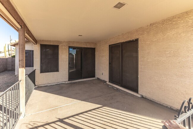 Building Photo - Spacious 3 Bed, 2 Bath Home in Peoria - Your Perfect Home Awaits!