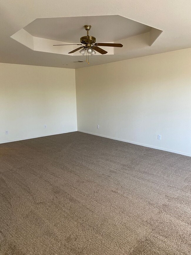 Building Photo - Duplex with Double Car Garage