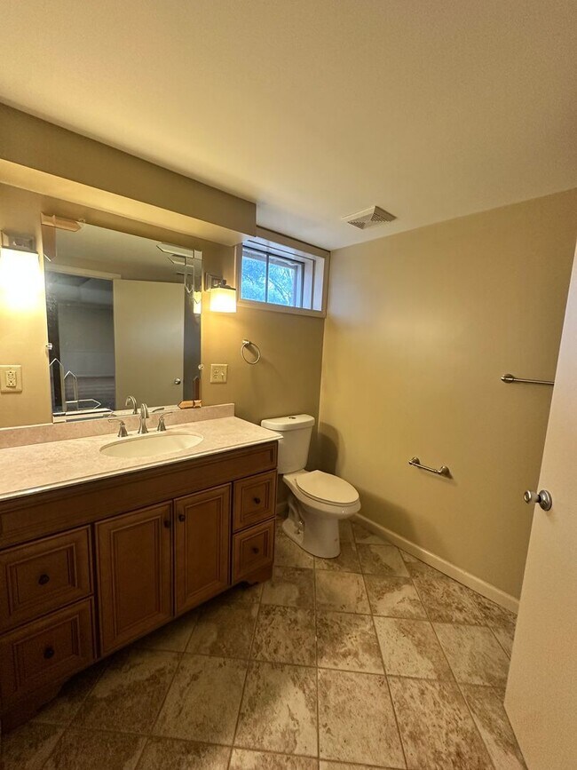 Building Photo - 3BR/3BA Home for Rent in J-town with Two Gar Garage and Large Deck!