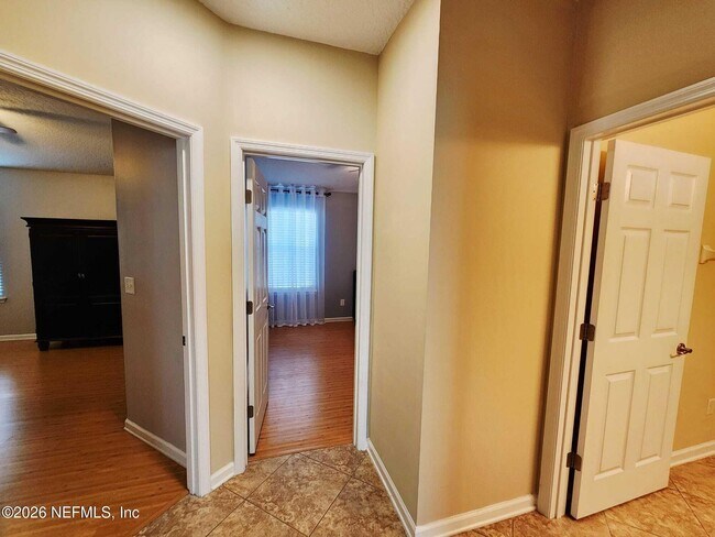 Building Photo - 529 Casa Sevilla Ave