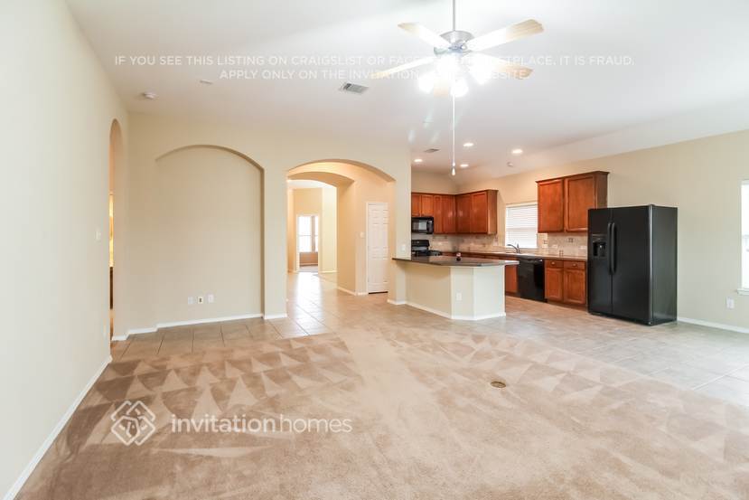 Building Photo - 15453 Yarberry Dr