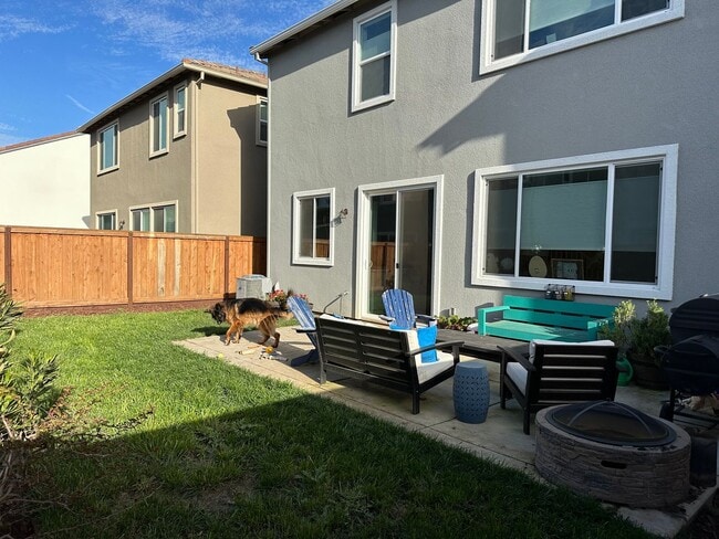 Building Photo - PET FRIENDLY