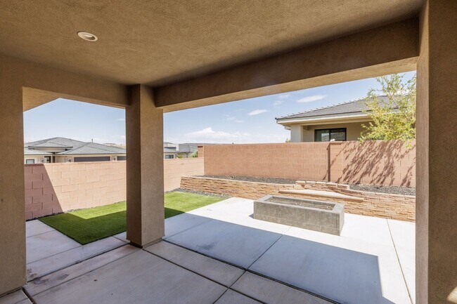 Building Photo - Beautiful single story in Divario with gorgeous views