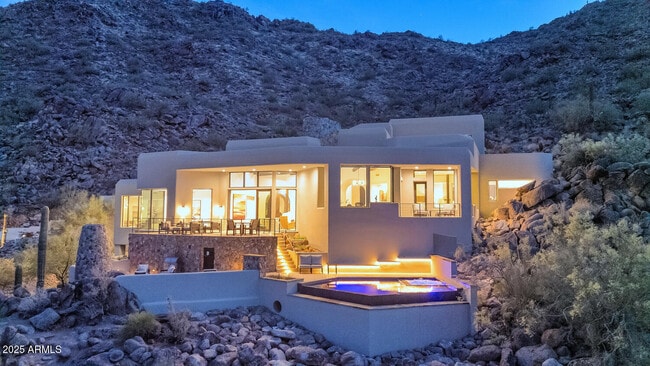 Building Photo - 5810 E Cholla Ln