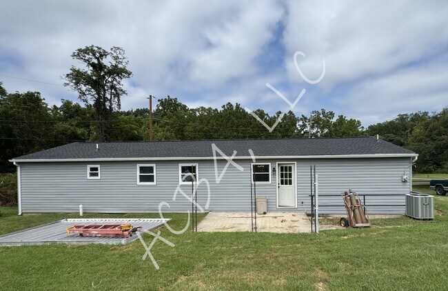 Building Photo - 43 Memory Ln