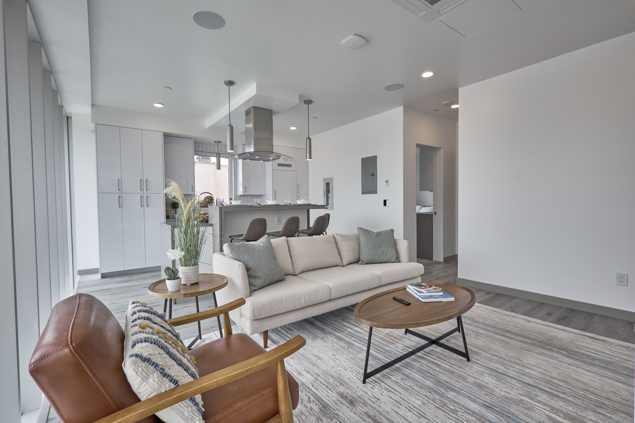 Building Photo - 2929 S La Brea Ave