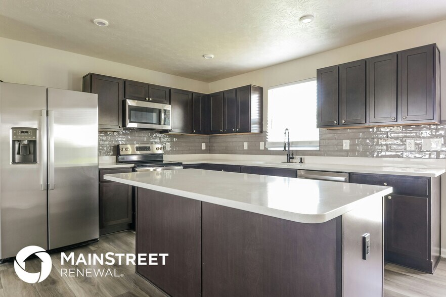Building Photo - 13777 N Rising Sun Cir E