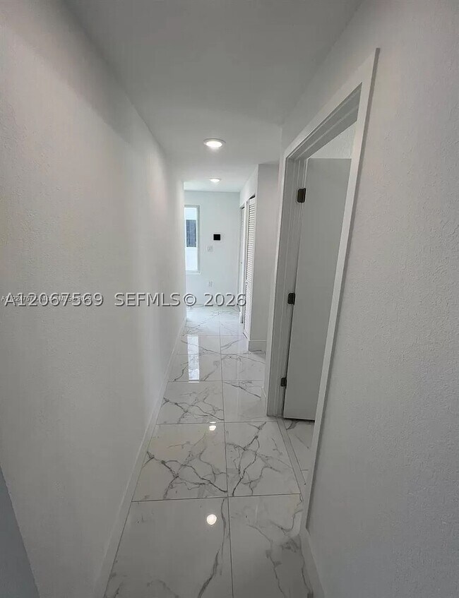 Building Photo - 25859 SW 144th Ct