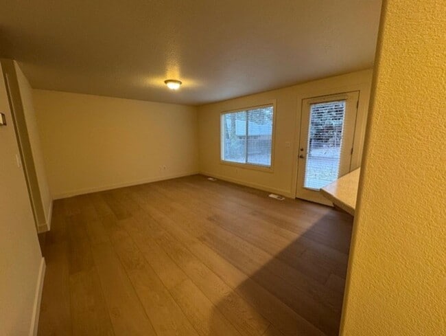 Building Photo - Family home just across from Pine Ridge elementary